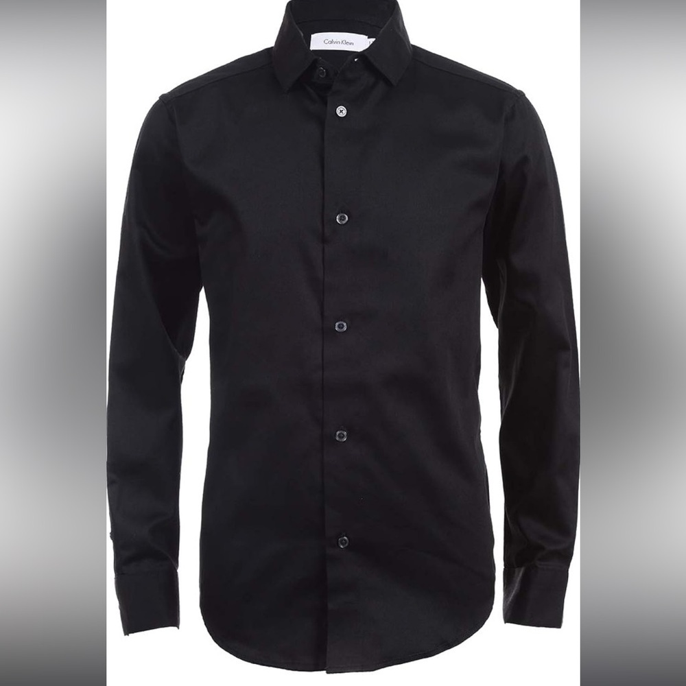 NWOT. Calvin Klein Boys' Long Sleeve Slim Fit Dress Shirt.